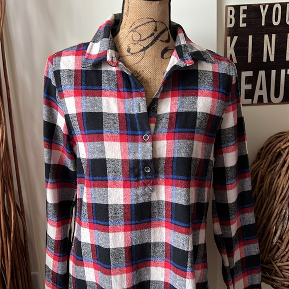 Forever21 Flannel Plaid Tunic - Picture 2 of 6